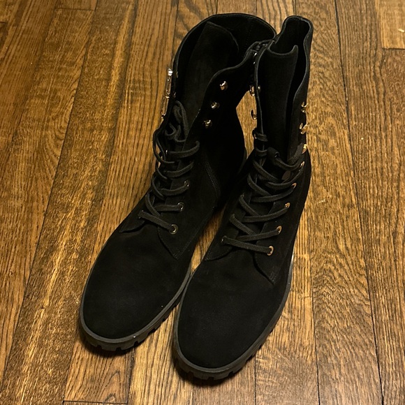 EUC 🖤 STUART WEITZMAN Laine Combat Boots 9 - Picture 4 of 9